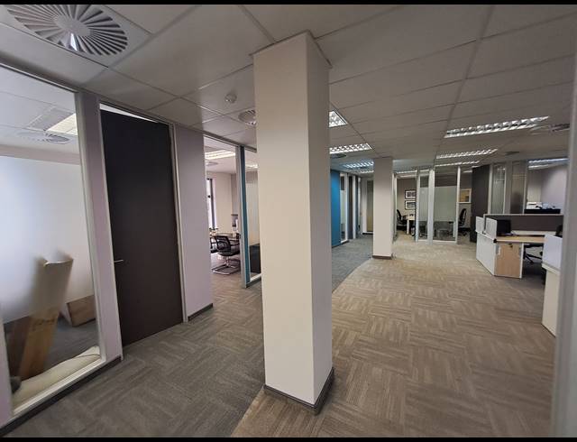 503M² OFFICE FOR SALE IN MELROSE ARCH